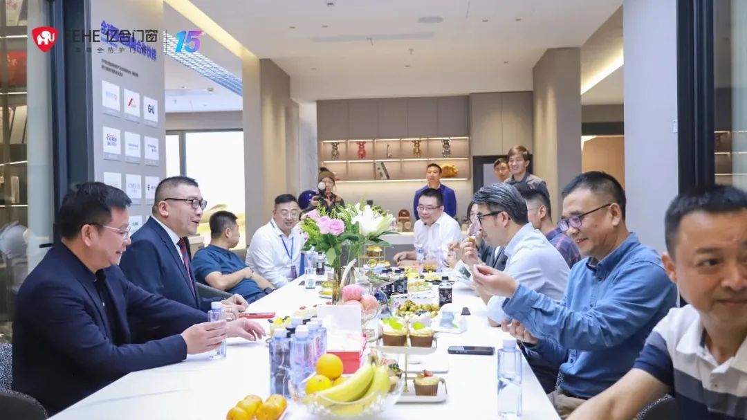 億合門窗攜手百佳聯盟共創輝煌